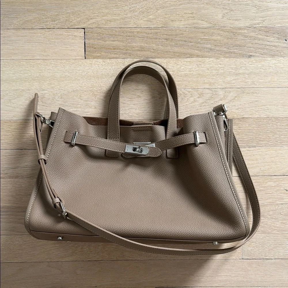 Bogdana Fashion bag NWOT SOLD OUT COLOR TAUPE - Picture 2 of 5